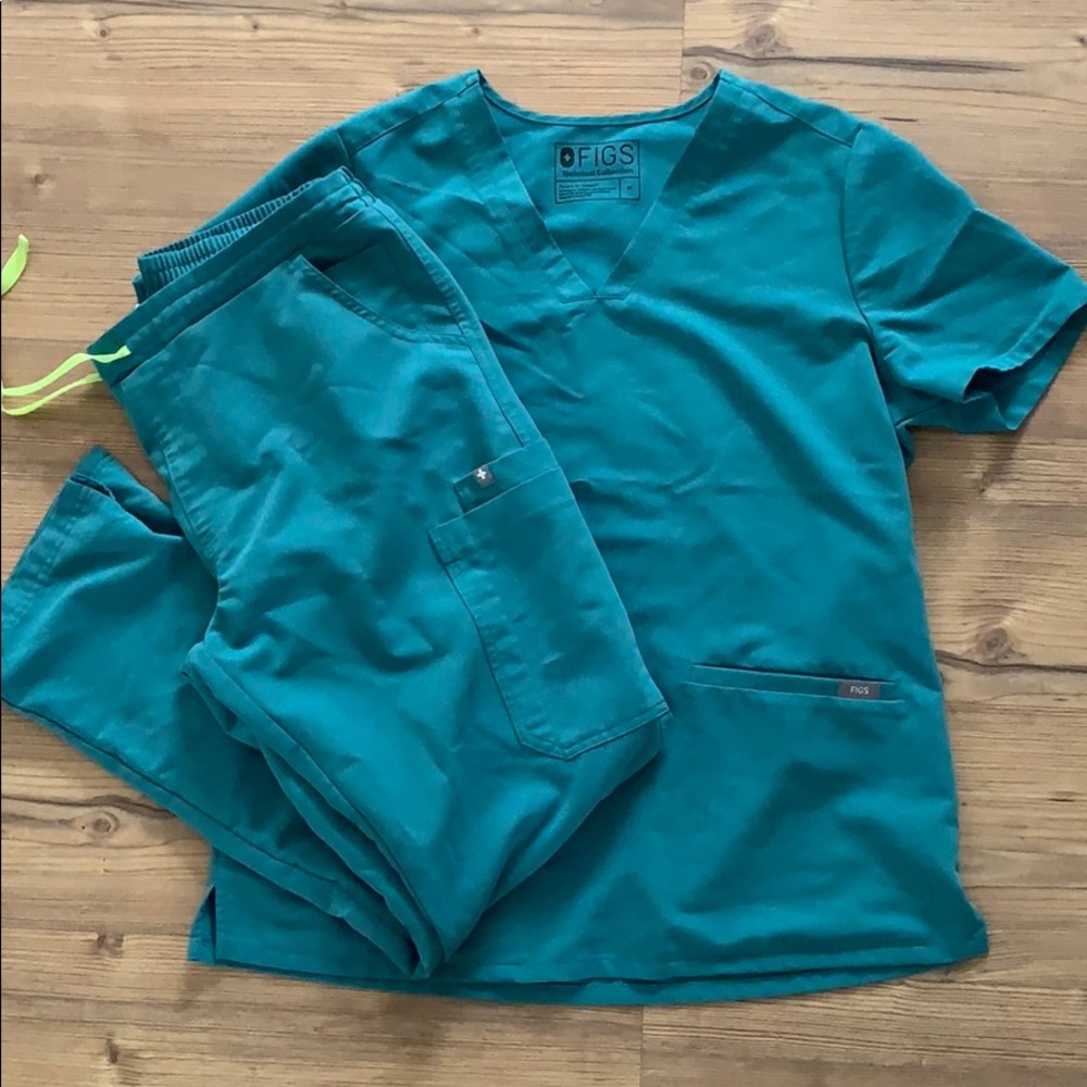 FIGS Marine scrubs
